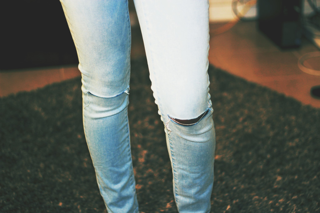 Diy How To Make Knee Ripped Jeans